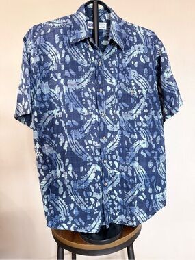 Wimbledon Racquet Club Button Up Shirt for men in size Medium